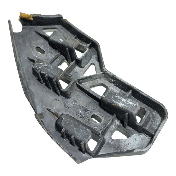 Guia Parachoque Dianteiro Direito Volkswagen Polo 2010