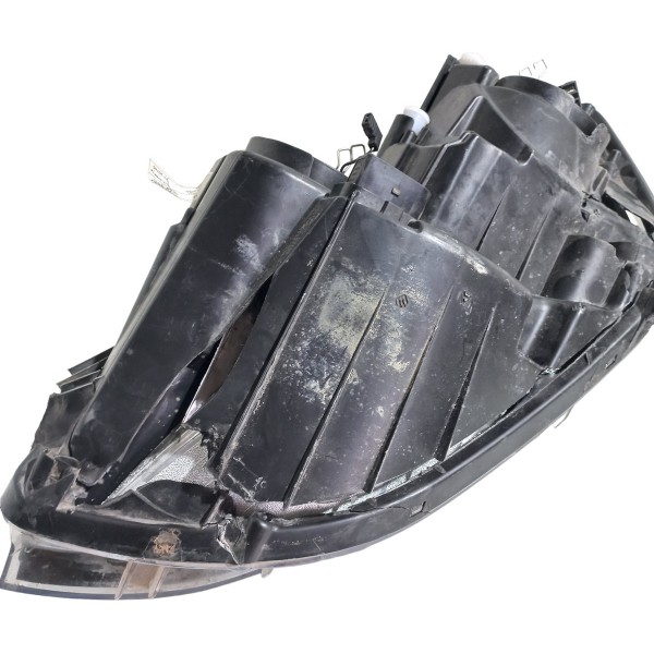 Farol Direito Volkswagen Fox Spacefox 2015  Detalhes Direito