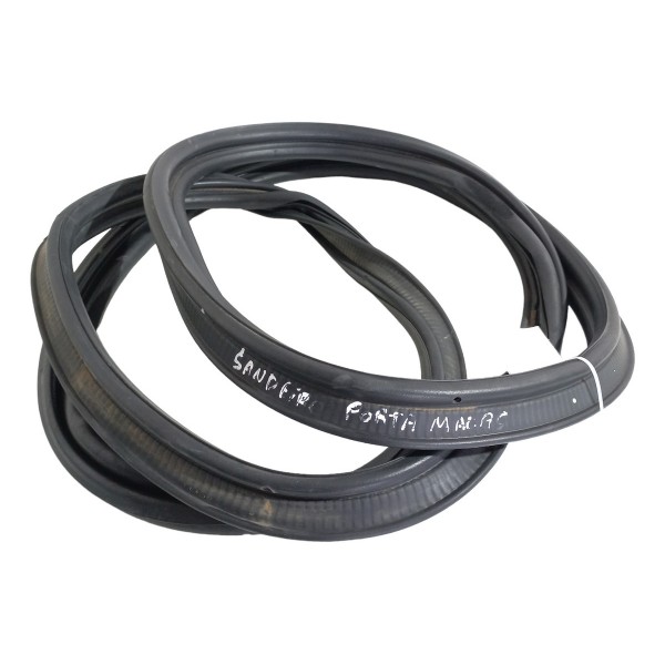 Borracha Porta Malas Renault Sandero 2017