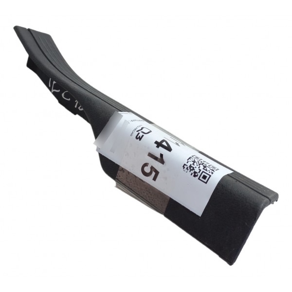 Acabamento Moldura Traseira Esquerda Mercedes Benz C180