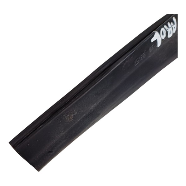 Borracha Dianteira Direita Capô Farol Mercedes C180 2011