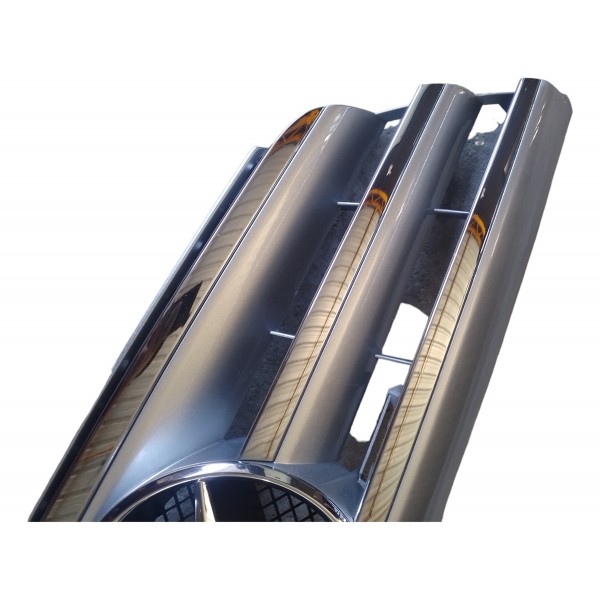 Grade Dianteira Emblema Mercedes Benz B200 B180 C180 C200   Prata 0172