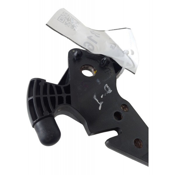 Trava Branco Traseiro Direito Peugeot 208 2014 2015 2016