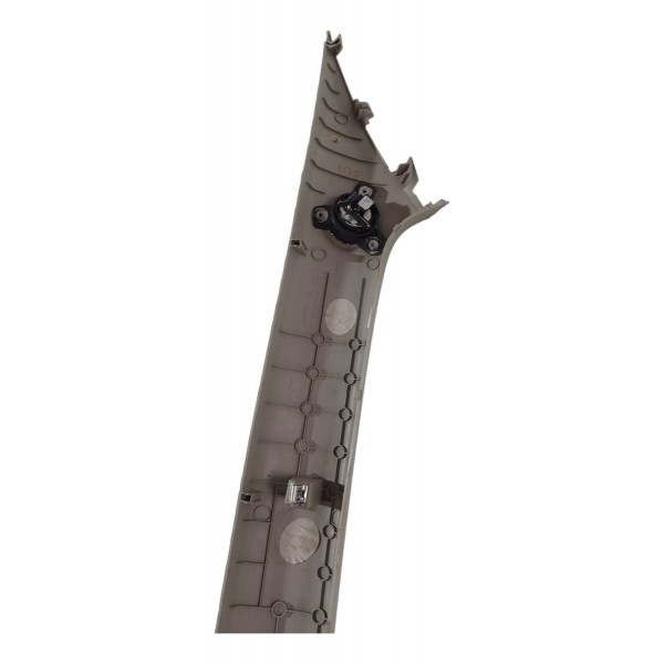 Acabamento Coluna Parabrisa Direito Chevrolet Onix Plus 2022