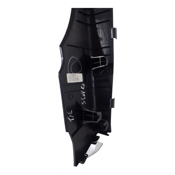 Acabamento Lateral Banco Traseiro Esquerdo Nissan Sentra 12  Preta