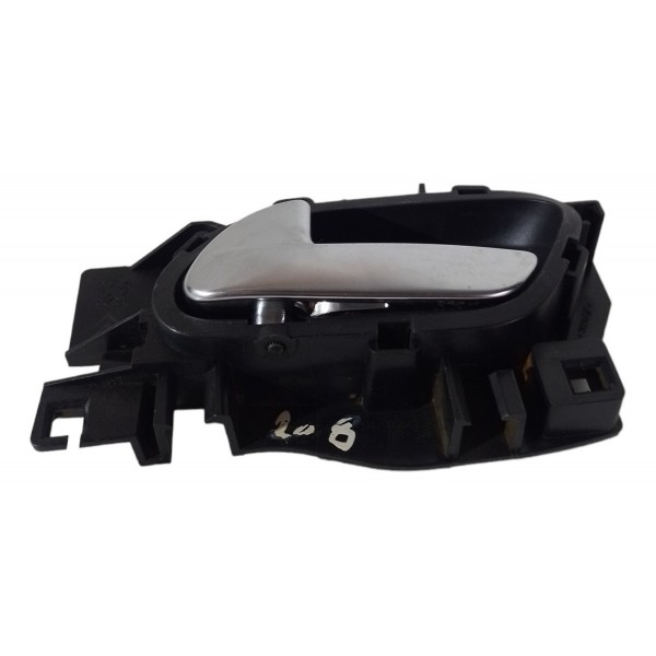 Maçaneta Interna Dianteira Esquerda Peugeot 208 1.5 2014 15 Dianteira Preto Com Prata
