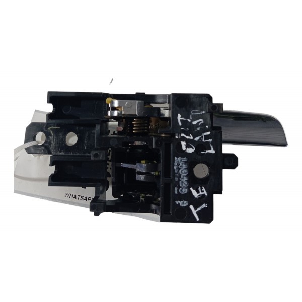 Maçaneta Interna Traseira Esquerda Mitsubishi Outlander 2015 Preto Traseira