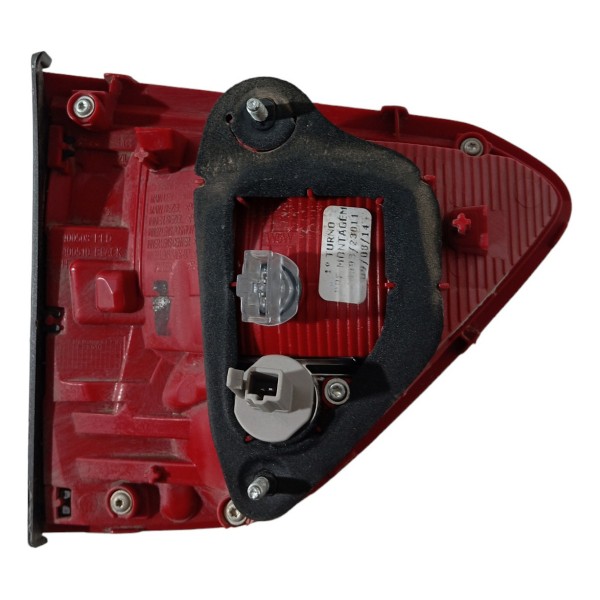 Lanterna Tampa Traseira Direita Volkswagen Fox 2014 2015