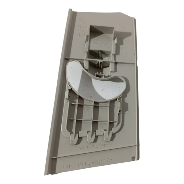 Acabamento Coluna Central Superior Esquerda Outlander 2015