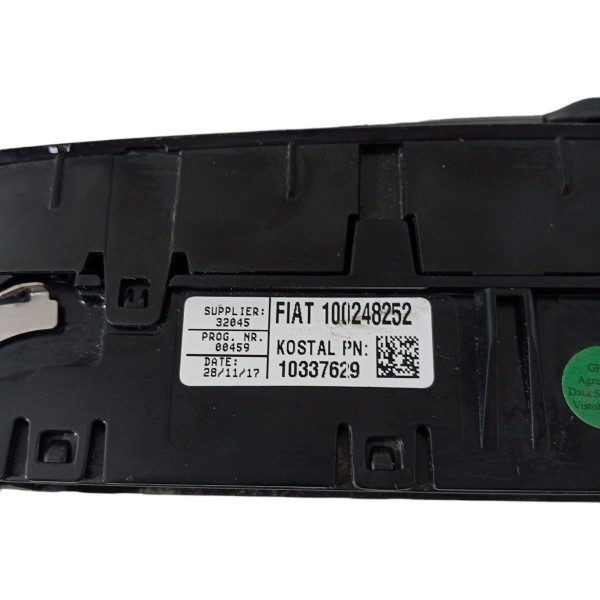 Botões Pisca Alerta Trava Portas Desembaçador Fiat Argo 2019 Preto