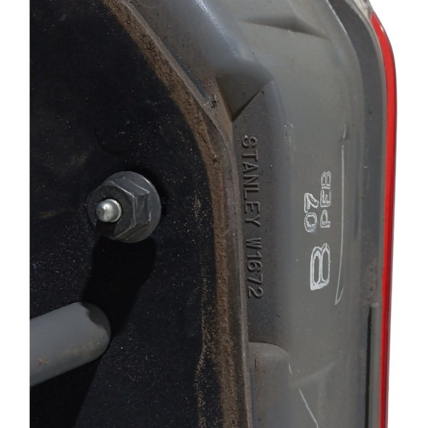 Lanterna Esquerda Tampa Traseira Toyota Corolla 2015 2016 17