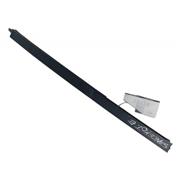 Guia Canaleta Vidro Traseiro Esquerdo Renault Sandero 2010