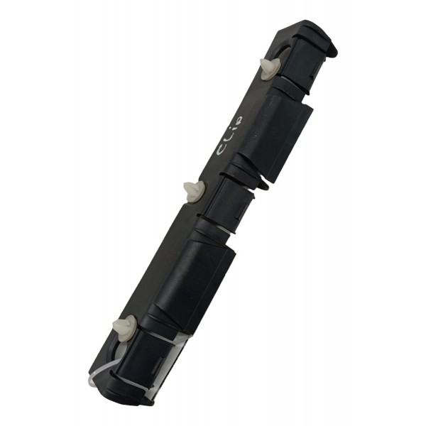 Suporte Guia Parachoque Traseiro Renault Clio 2002 2003 2004