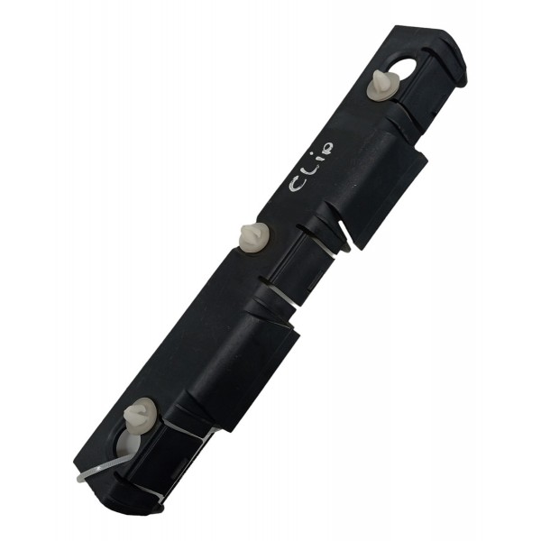 Suporte Guia Parachoque Traseiro Renault Clio 2002 2003 2004