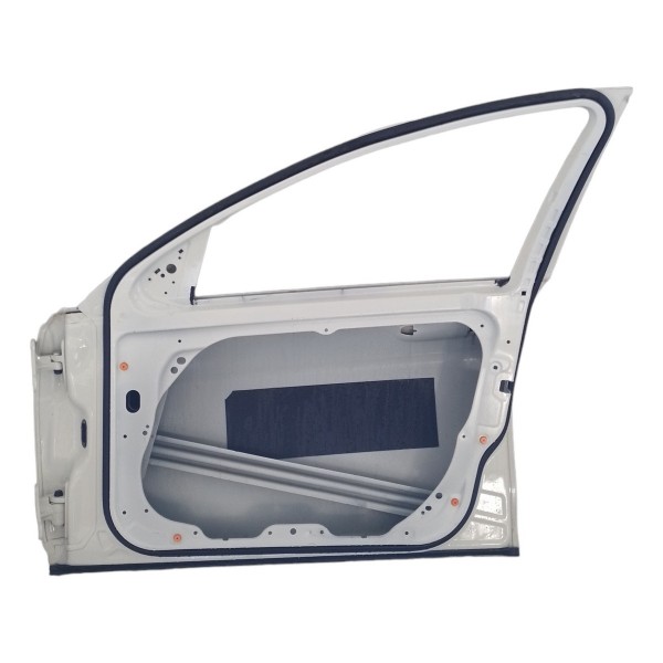 Porta Dianteira Direita Mercedes Benz C180 Detalhes  Dianteira Direito Branco