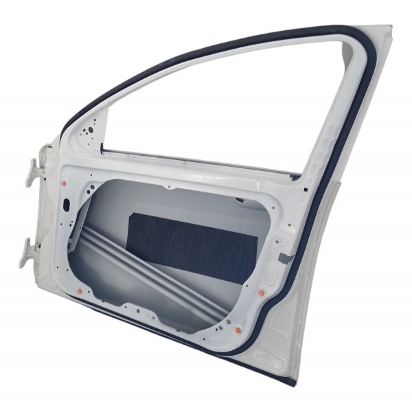 Porta Dianteira Direita Mercedes Benz C180 Detalhes  Dianteira Direito Branco