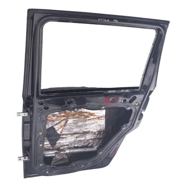 Porta Traseira Direita Fiat Stilo Detalhes