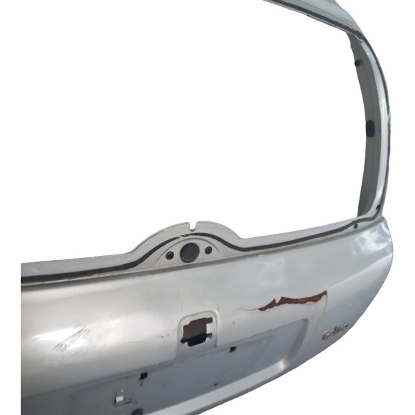 Tampa Traseira Renault Clio Detalhes