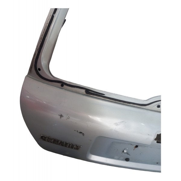 Tampa Traseira Renault Clio Detalhes