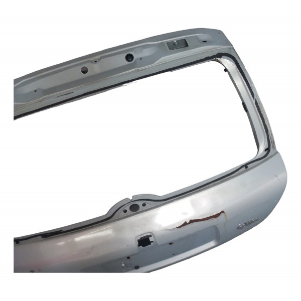 Tampa Traseira Renault Clio Detalhes