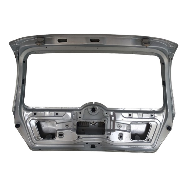 Tampa Traseira Renault Clio Detalhes