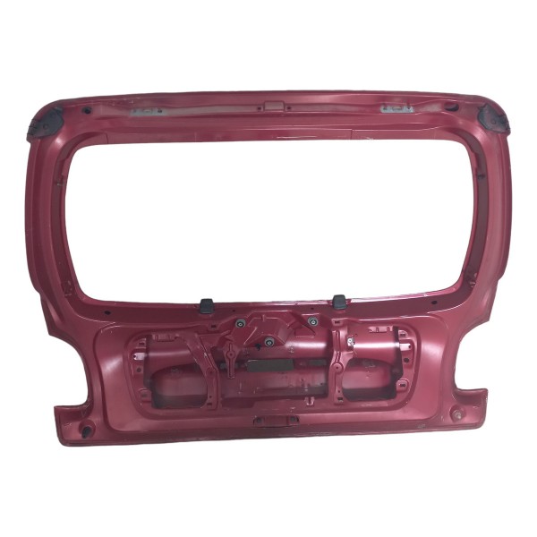 Tampa Traseira Peugeot 206 Detalhes