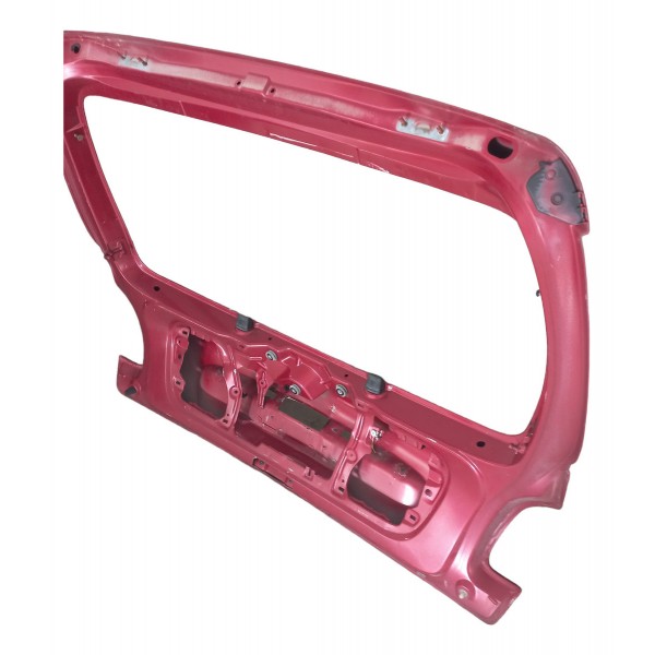 Tampa Traseira Peugeot 206 Detalhes