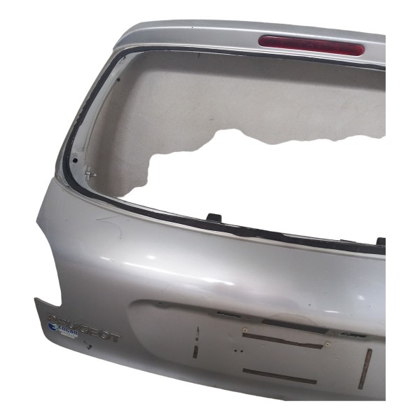 Tampa Traseira Peugeot 206 Detalhes