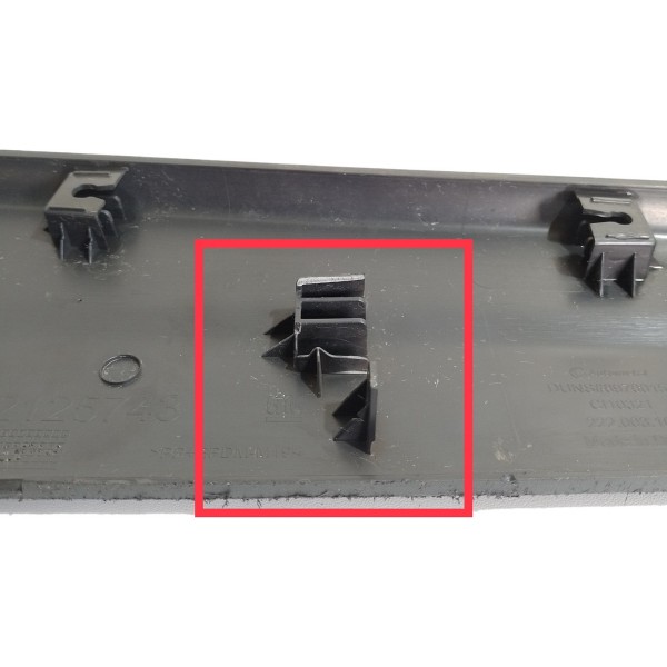 Friso Lateral Porta Traseira Esquerda Gm Onix 2017