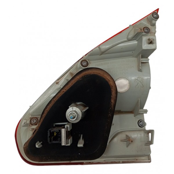 Lanterna Tampa Traseira Esquerda Peugeot 2008 1.6 2016 17 18