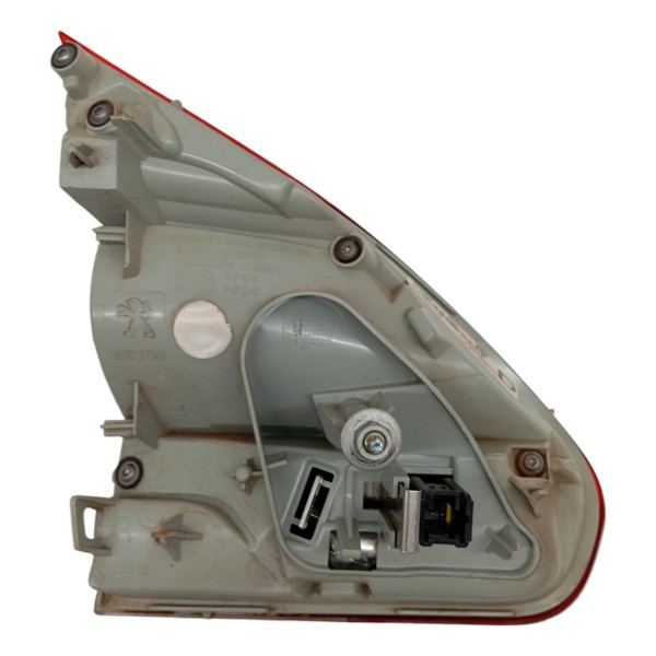 Lanterna Tampa Traseira Direita Peugeot 2008 1.6 2016 17 18