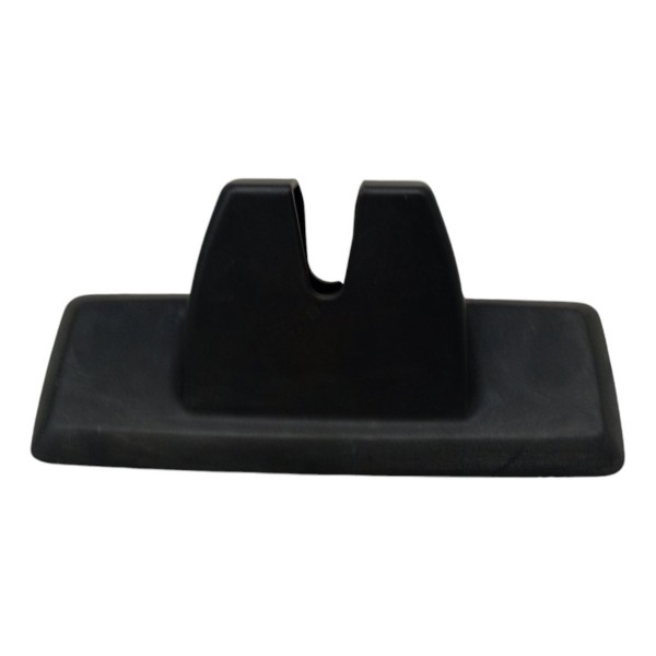 Moldura Acabamento Fechadura Porta Malas Gm Onix 2013 14 15