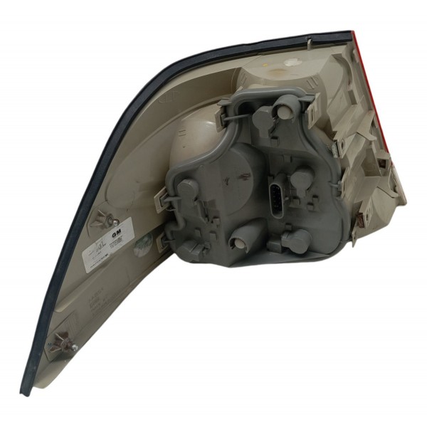 Lanterna Direita Chevrolet Vectra Sedan 2005 2006 07 Detalhe Direito Vermelho