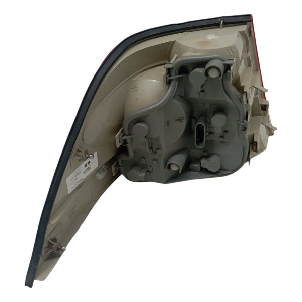 Lanterna Direita Chevrolet Vectra Sedan 2005 2006 07 Detalhe Direito Vermelho