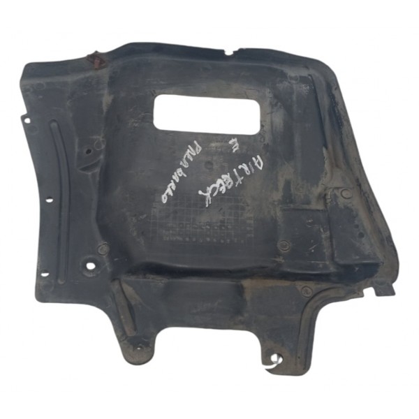 Acabamento Defletor Motor Esquerdo Mitsubishi Airtrek 2007