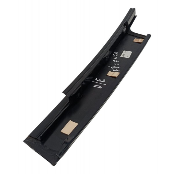 Moldura Externa Dianteira Esquerda Renault Fluence 2011 2012