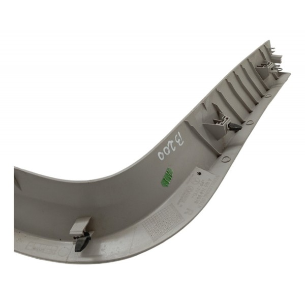 Acabamento Tampa Traseira Direita Mercedes B180 B200 2009