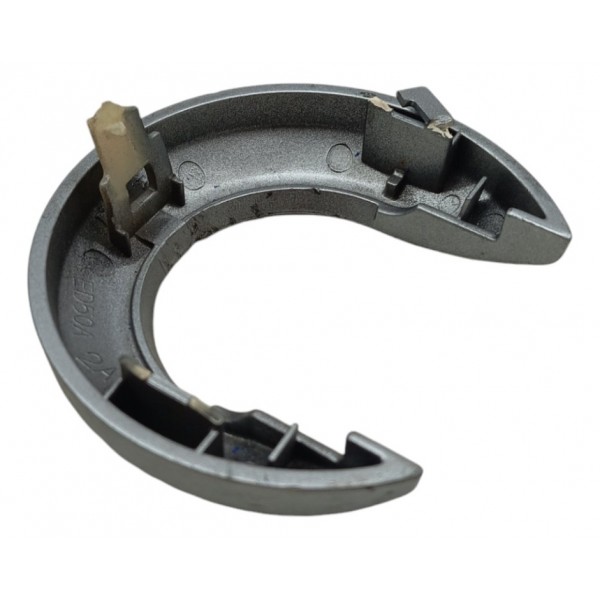 Acabamento Aro Maçaneta Interna Nissan Livina 2010 2011 2012 - Prateado - Dianteira