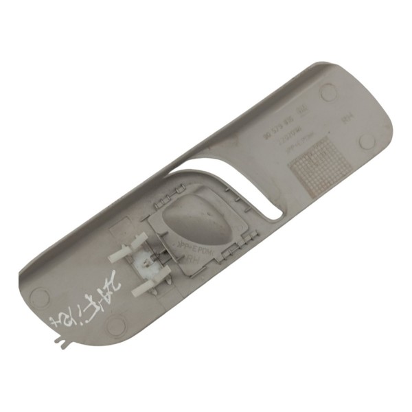 Moldura Coluna Traseira Direita Gm Zafira 2002