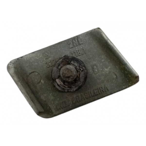 Acabamento Lado Direito Santana 2000