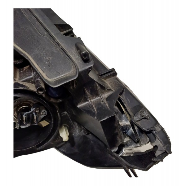 Farol Direito Peugeot 2008 2018 Detalhes