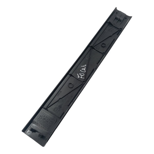 Acabamento Soleira Dianteira Direita Ford Focus Hatch 2008 Preto