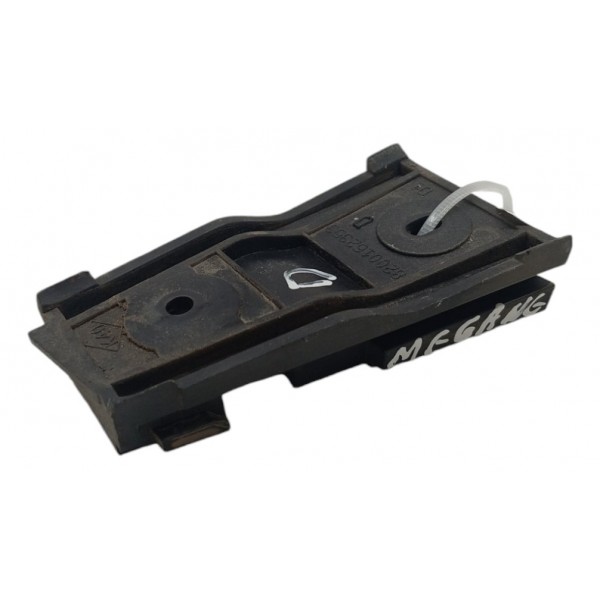 Suporte Acabamento Ext Coluna Central Direito Megane 2007 08