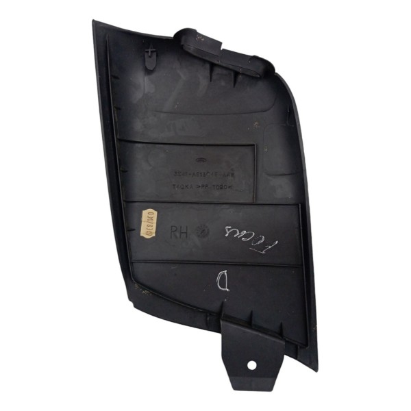 Acabamento Coluna Traseira Esquerda Focus Hatch 2008 Detalhe