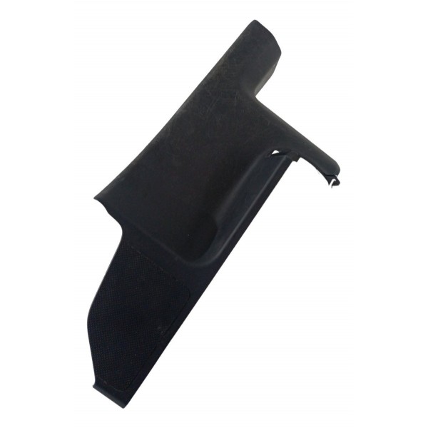 Acabamento Coluna Traseira Esquerda Mitsubishi Outlander 15