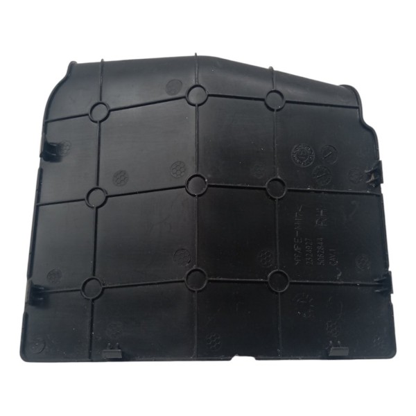 Acabamento Interno Porta Malas Direito Gm Tracker 2017 2019