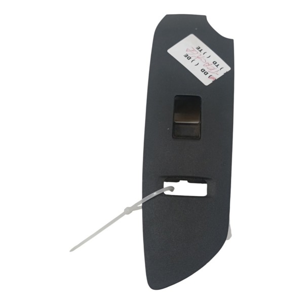 Moldura Botão Vidro Dianteiro Direito Gm Tracker 2018 2019