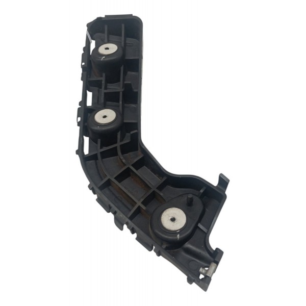 Guia Parachoque Traseiro Direito Gm Tracker 2018 19 Detalhes