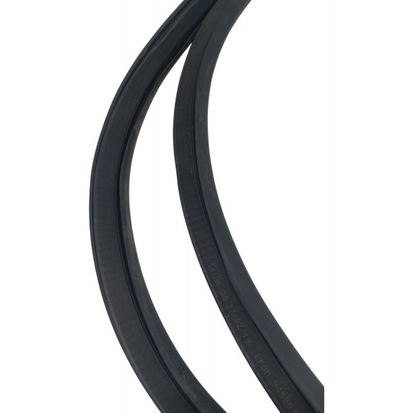 Borracha Vedação Porta Dianteira Direita Gm Tracker 2019 20