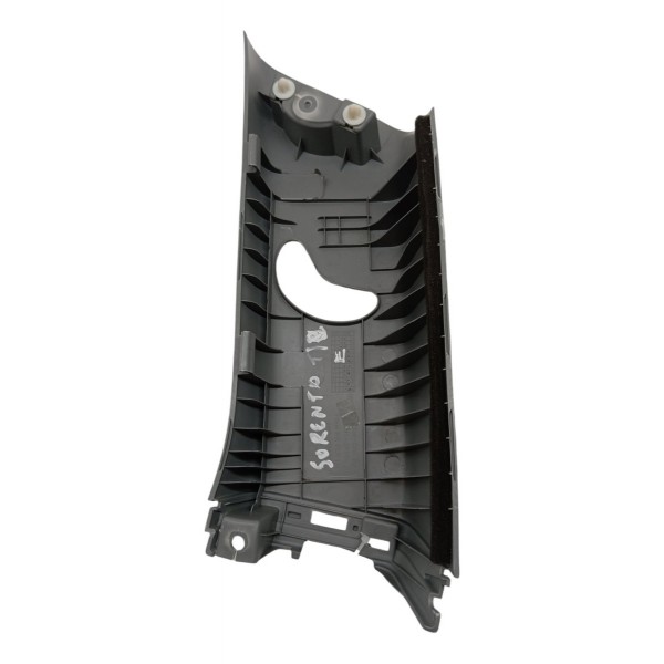 Moldura Coluna Traseira Esquerda Kia Sorento 3.5 2012 2013